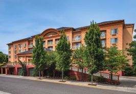 Courtyard Portland North