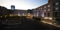 Holiday Inn Express Sandton - Woodmead Hotel dekat Dainfern