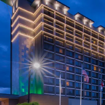 DoubleTree by Hilton Raleigh Crabtree Valley Hotels near North Carolina Museum of Art