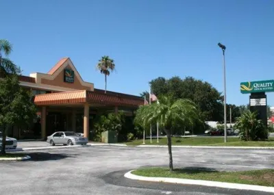 Quality Inn & Suites Tarpon Springs South Hotels in Tarpon Springs