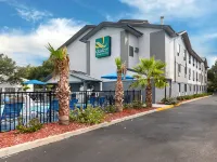 Quality Inn & Suites Leesburg Chain of Lakes Hotels in Leesburg