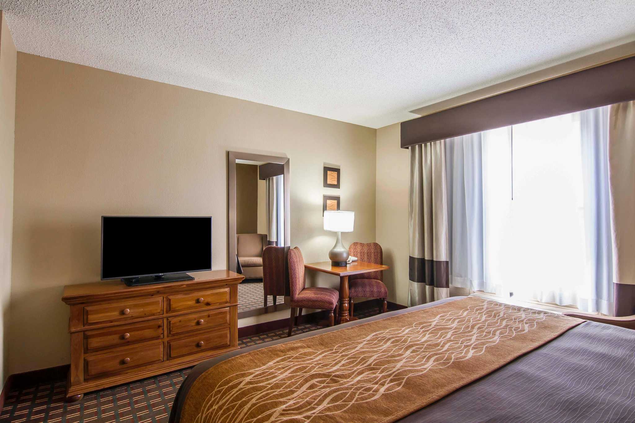 Quality Inn & Suites I-35 E/Walnut Hill