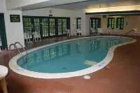 Spring House Inn - Pools