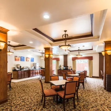 Baymont Inn & Suites by Wyndham Glen Rose