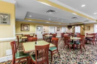 Comfort Inn & Suites - Aamiainen