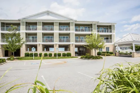 Island Inn & Suites, Ascend Hotel Collection Отели в г. Пайни Пойнт