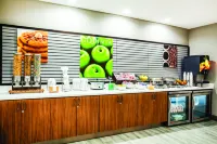 Best Western Plus Duluth/ Sugarloaf - breakfast