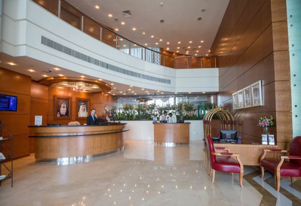 스위소텔 알 무루즈 두바이의 럭셔리한 수영장 시설