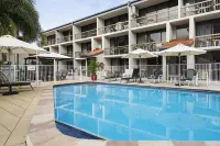 Burleigh Palms Holiday Apartments Hotels in Palm Beach
