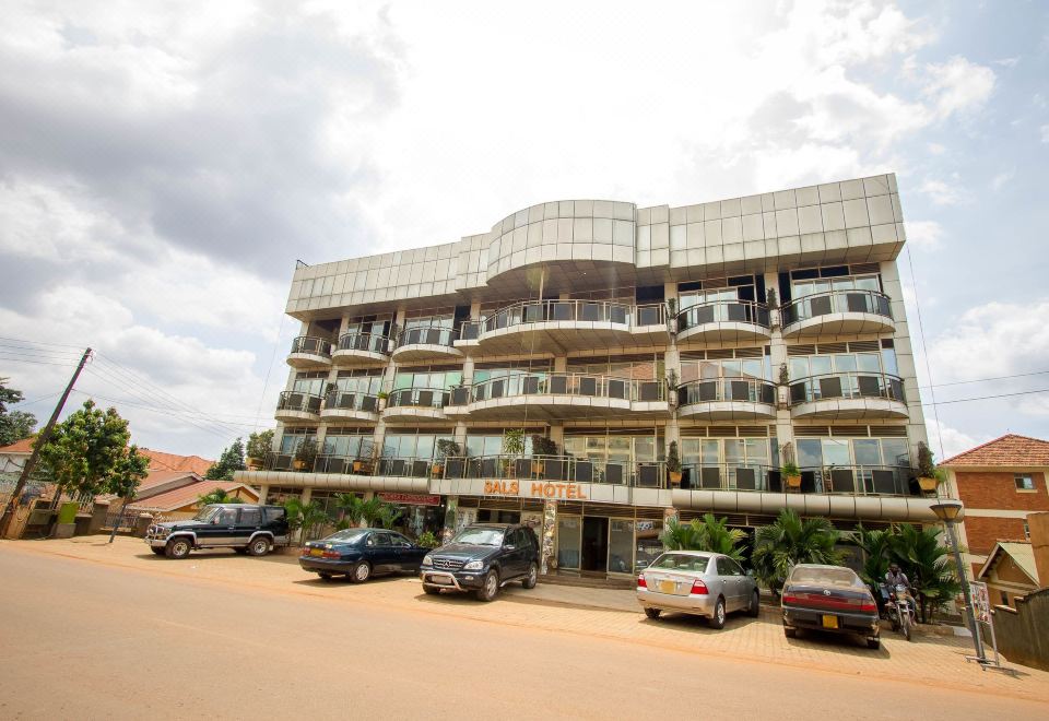 Sal's Boutique Hotel - Housity