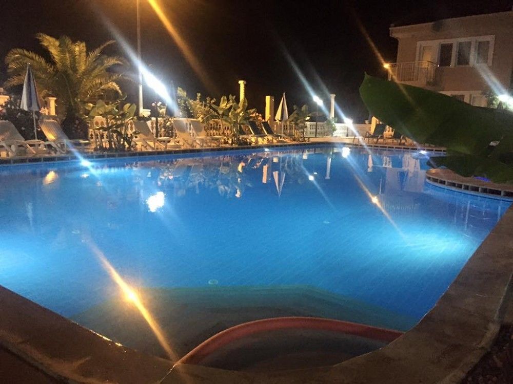 Ozcem Apart Hotel