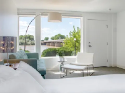Skyfall Guestrooms Hotels in Green River