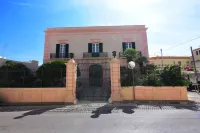 Palazzo Castriota Отели в г. Alezio