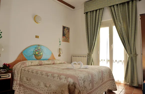 阿博果法拉帝餐廳酒店