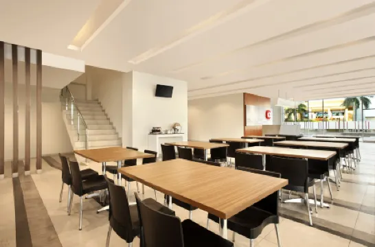 โรงแรมอมาริส ปาดัง