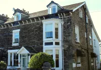 Holly Lodge Guest House with Free Off Site Health Club Các khách sạn ở Windermere
