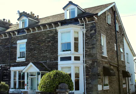 Holly Lodge Guest House with Free Off Site Health Club