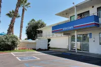 Motel 6 Bakersfield, CA - South