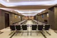 Crystal Hotel & Spa فنادق في باكورياني