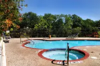 Inn on Barons Creek - Pools