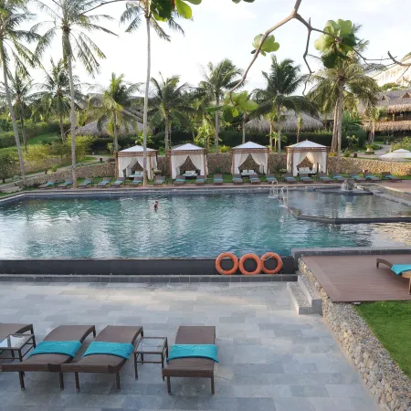 Aroma Beach Resort and Spa