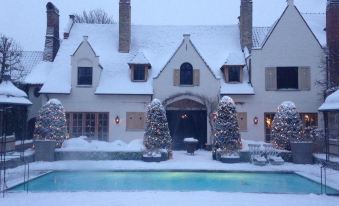 Exclusive Suites the Secret Garden