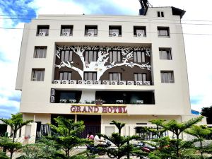 Lumbinis Grand Hotel