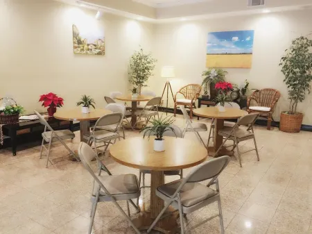 GreenTree Inn & Suites Los Angeles - Alhambra - Pasadena Отели рядом с достопримечательностью «Keck School of Medicine of USC Physician Assistant Program»