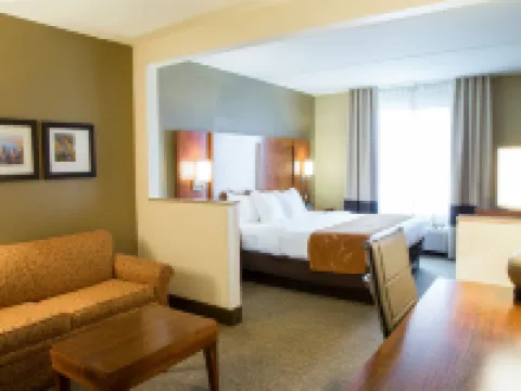 大急流城南舒適套房酒店 肯特縣酒店