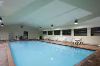 Hawthorn Suites by Wyndham Midwest City Tinker AFB - Pools