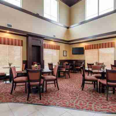 Comfort Suites Palestine Dining/Meeting Rooms