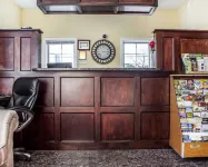 Econo Lodge Inn & Suites North Syracuse Airport - 2星級