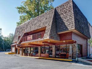 Quality Inn Creekside - Downtown Gatlinburg