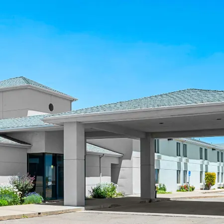 Rodeway Inn & Suites