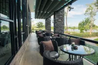 North Hill City Resort - breakfast