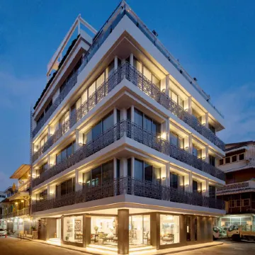 Riva Arun Bangkok Отели рядом с достопримечательностью «Храм Ват-Пхо»