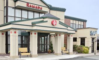 Ramada by Wyndham St. Johns - Housity