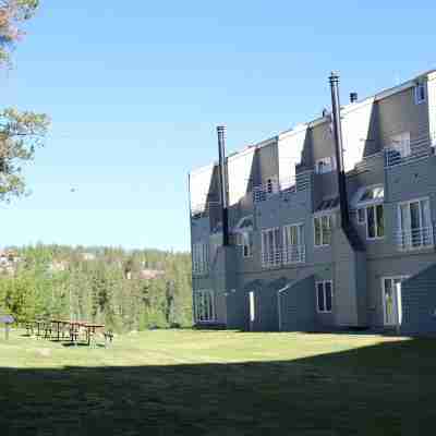 Crestview Place Hotel Exterior