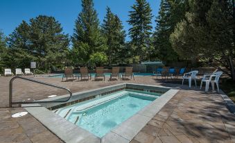 Red Pine Condominiums by All Seasons Resort Lodging