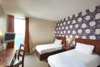 St James Hotel Hotels near Waltham Windmill