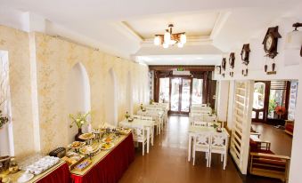 Galliot Central Hotel