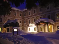 Hotel Santa Cristina Petit Spa فنادق في Candanchu