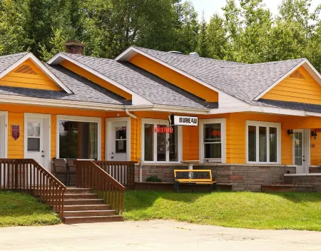 Motel 149 Отели в г. Сен-Фостен-Лак-Карре