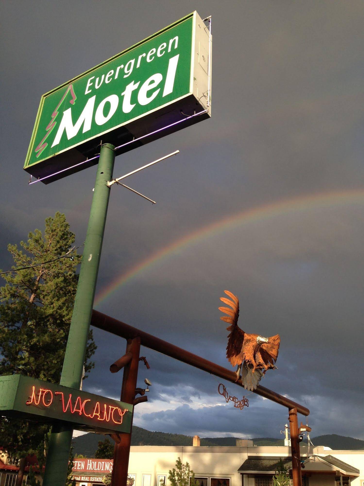 Evergreen Motel