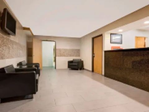 Super 8 by Wyndham Mentor/Cleveland Area Hotels in Mentor