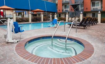 Travelodge Inn & Suites by Wyndham Anaheim on Disneyland Dr