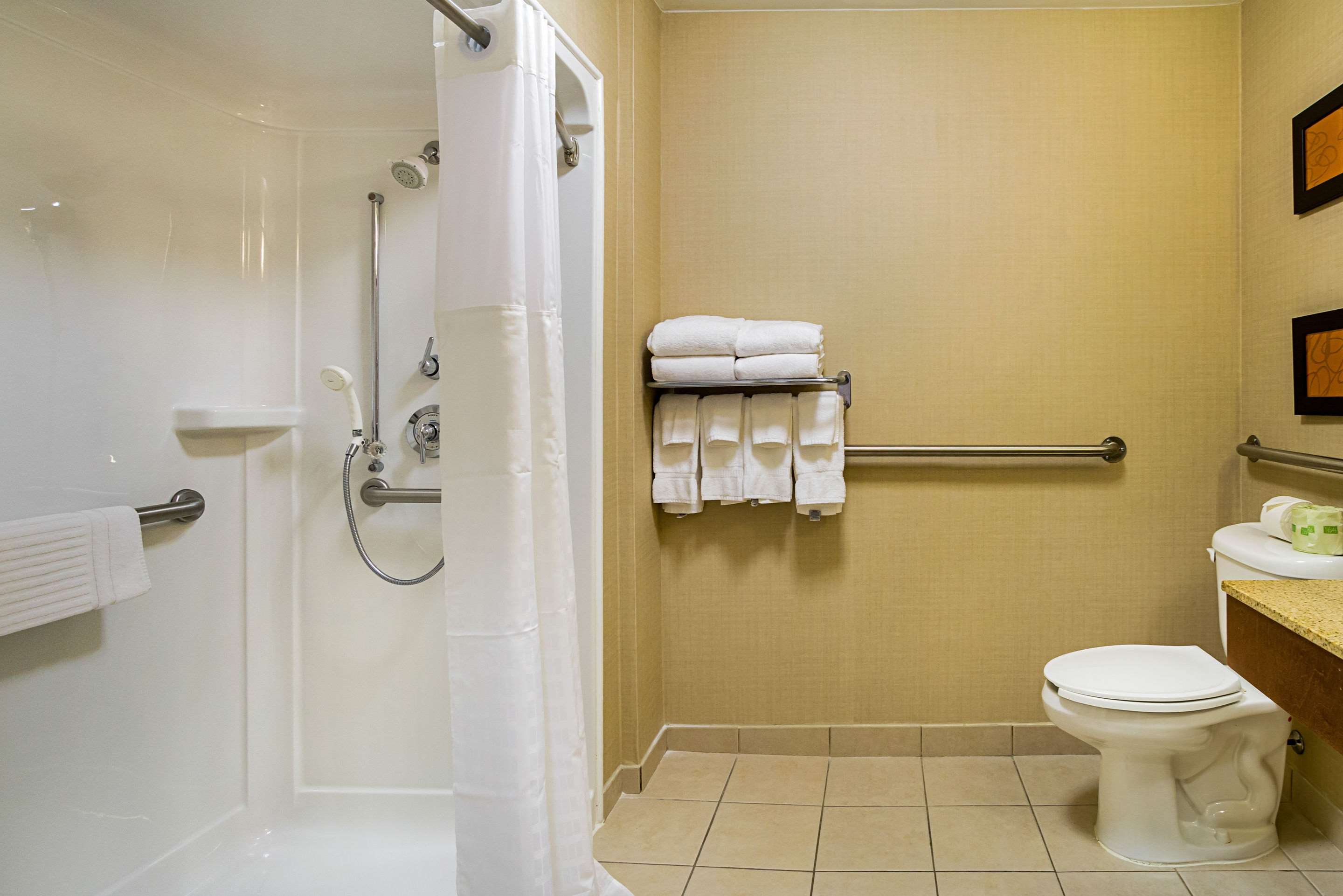 Comfort Suites Twinsburg