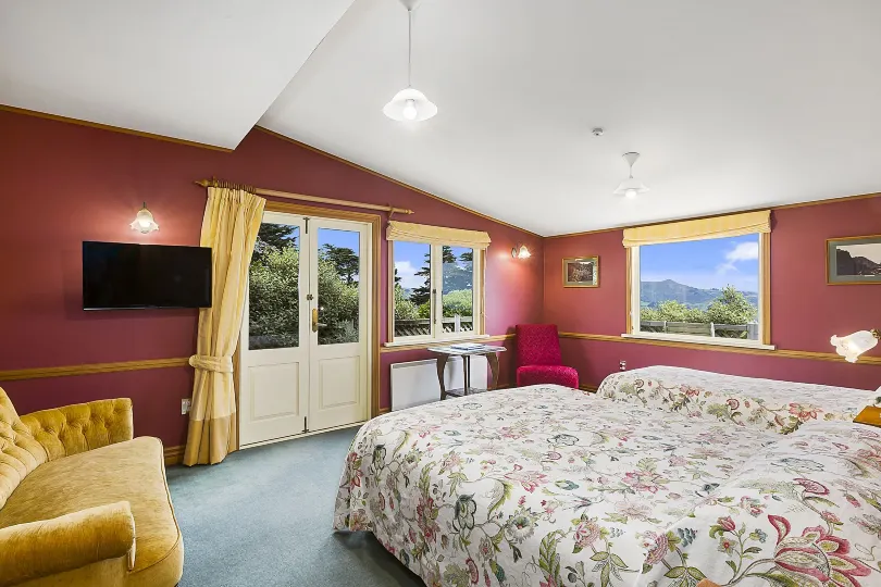 Larnach Lodge & Stable Stay