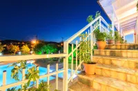 Artemis Room Hotels in Amoudi