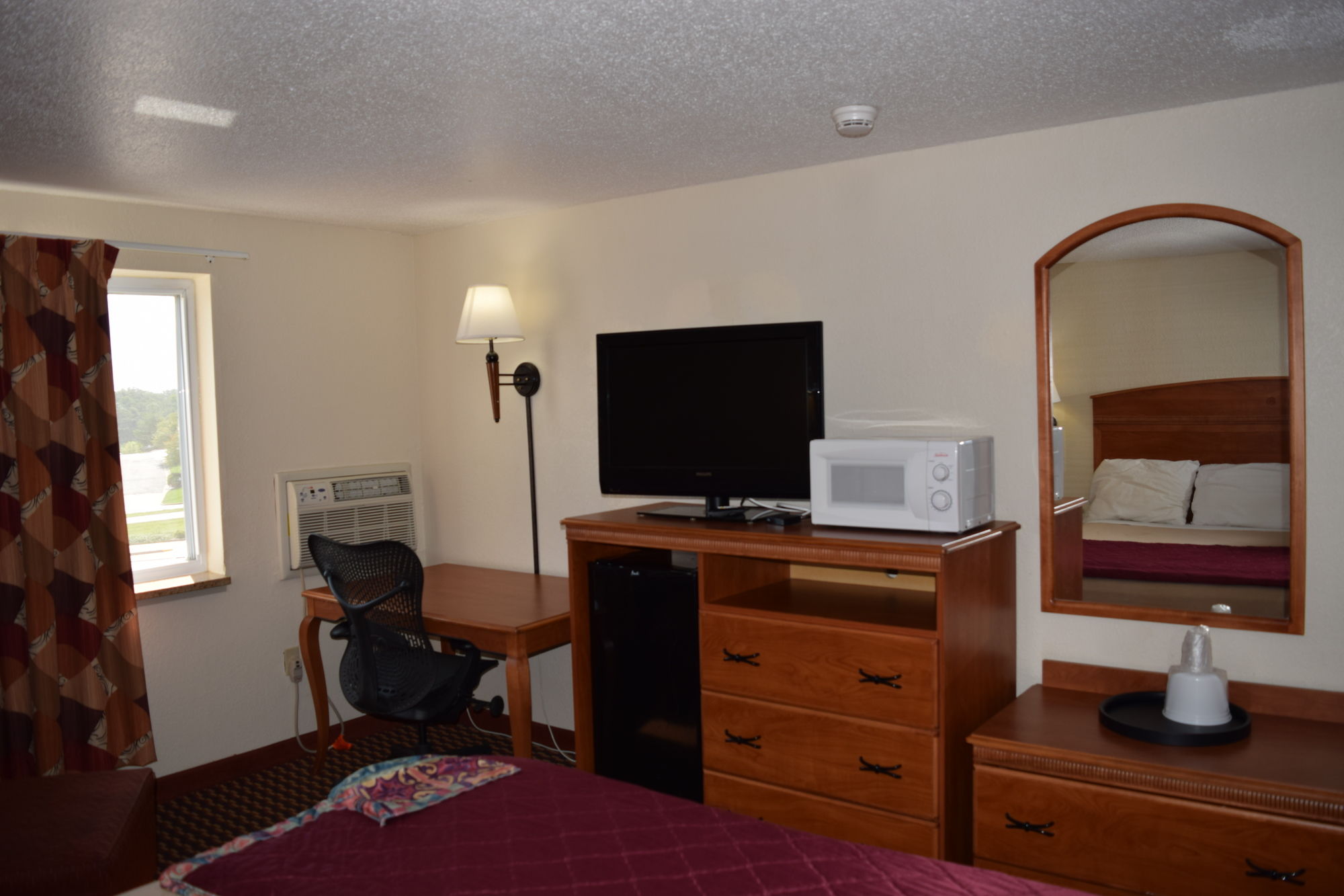 Americas Best Value Inn Jefferson City